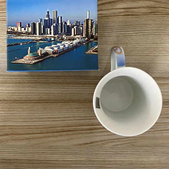 Chicago IL Mug The Postcard Factory (PCF) Bright Art Graphics Wrap Around Design - Picture 6 of 11